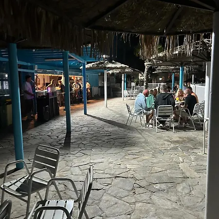 Simon And Ami Aparments