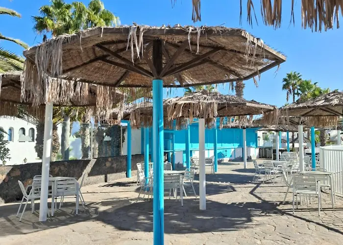 Simon And Ami Aparments *