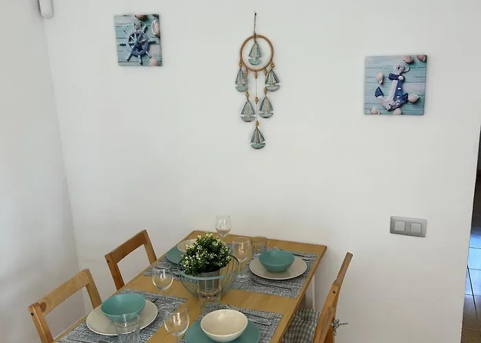 Simon And Ami Aparments アパート