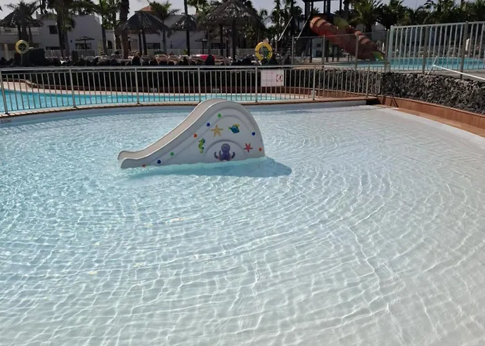 Simon And Ami Aparments アパート *